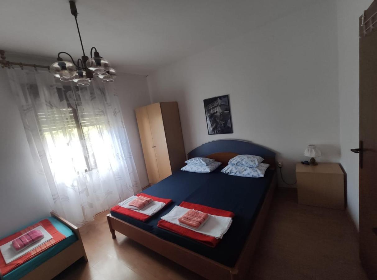 Family Apartment Near Beach Biograd Na Moru Kültér fotó
