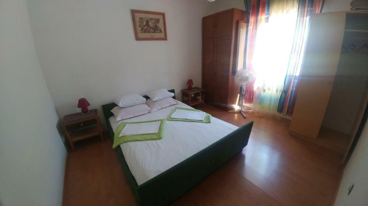 Family Apartment Near Beach Biograd Na Moru Kültér fotó