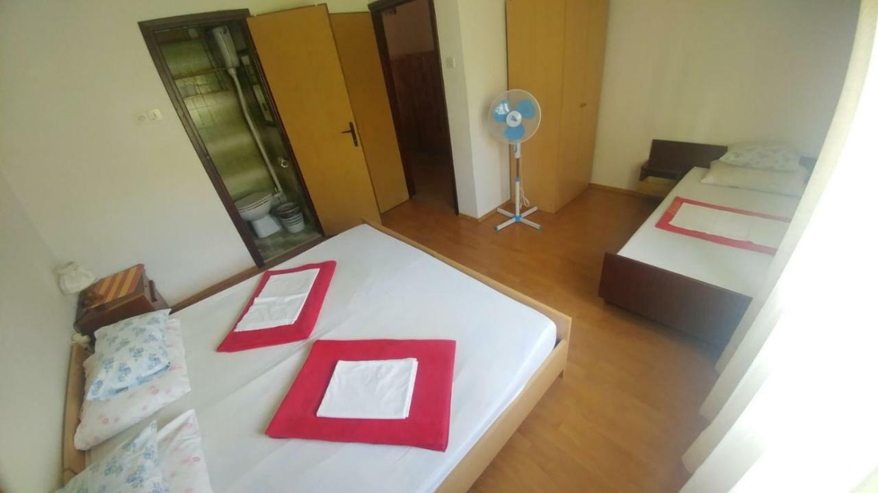 Family Apartment Near Beach Biograd Na Moru Kültér fotó